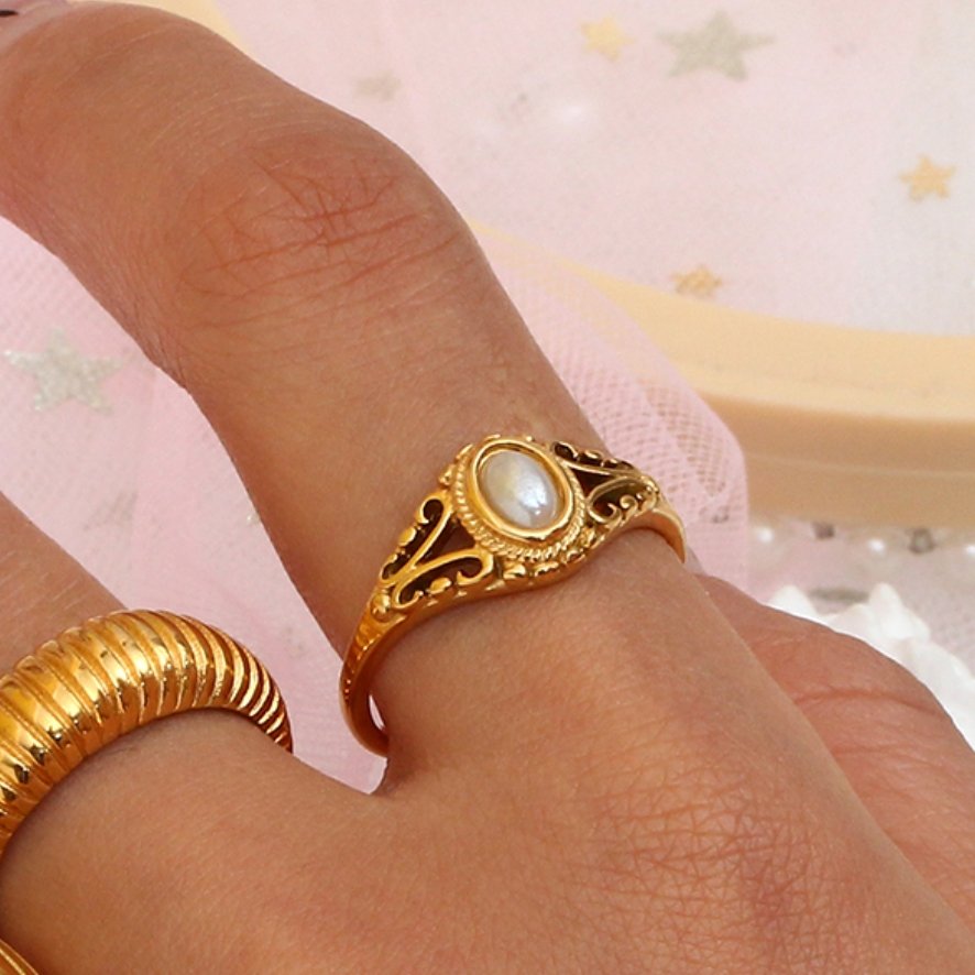 Vintage Royal Pearl Ring