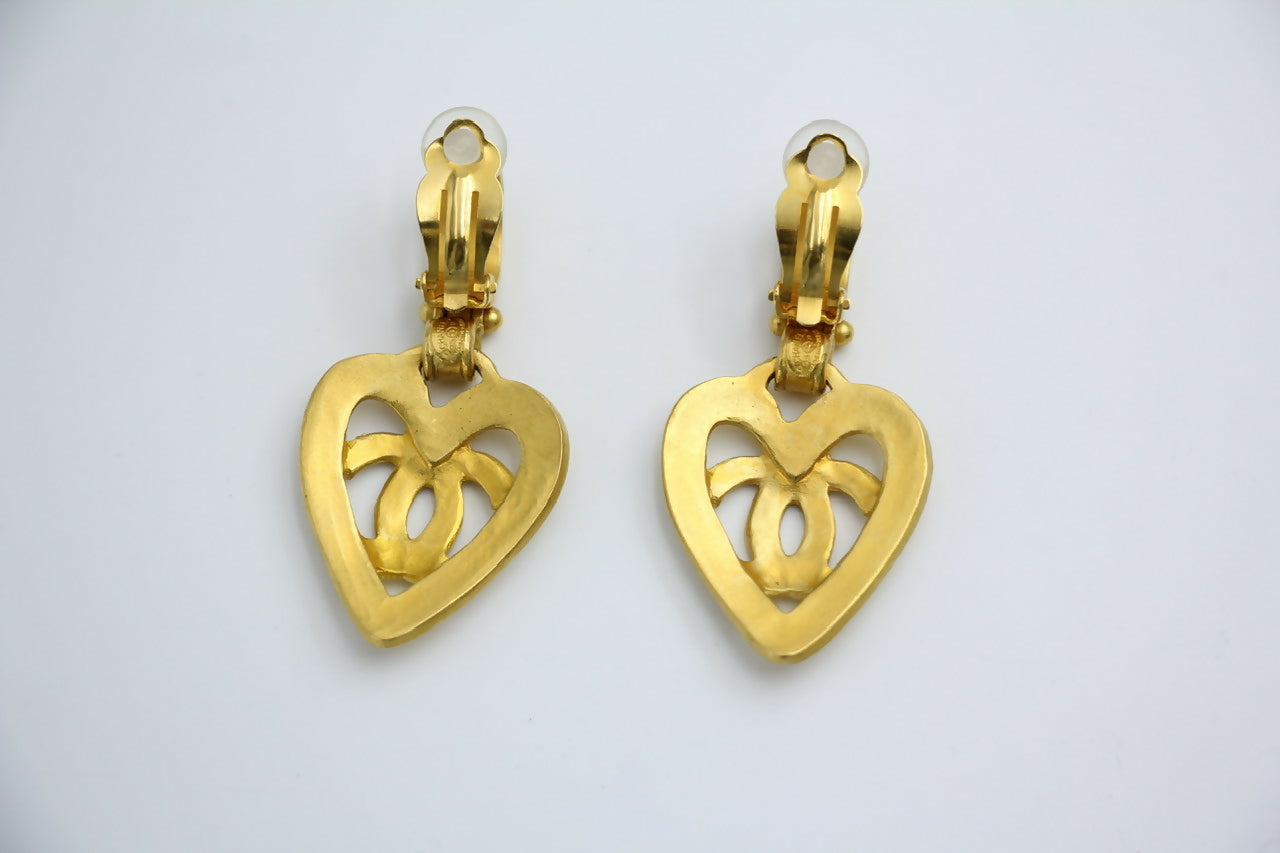 Chanel Vintage 95P Gold-plated Heart-shaped Dangle Clip-on Earrings