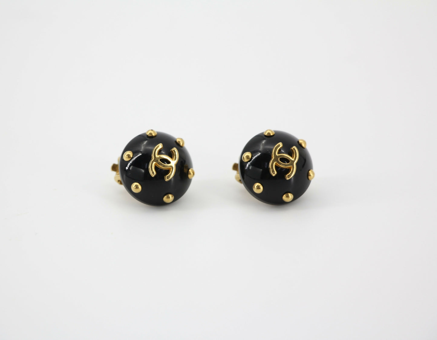Chanel Vintage 96C Resin Dot Black Bean Clip-on Earrings