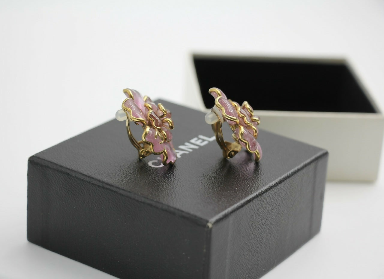 Chanel Vintage 02A Gripoix Pink Camellia Clip-on Earring