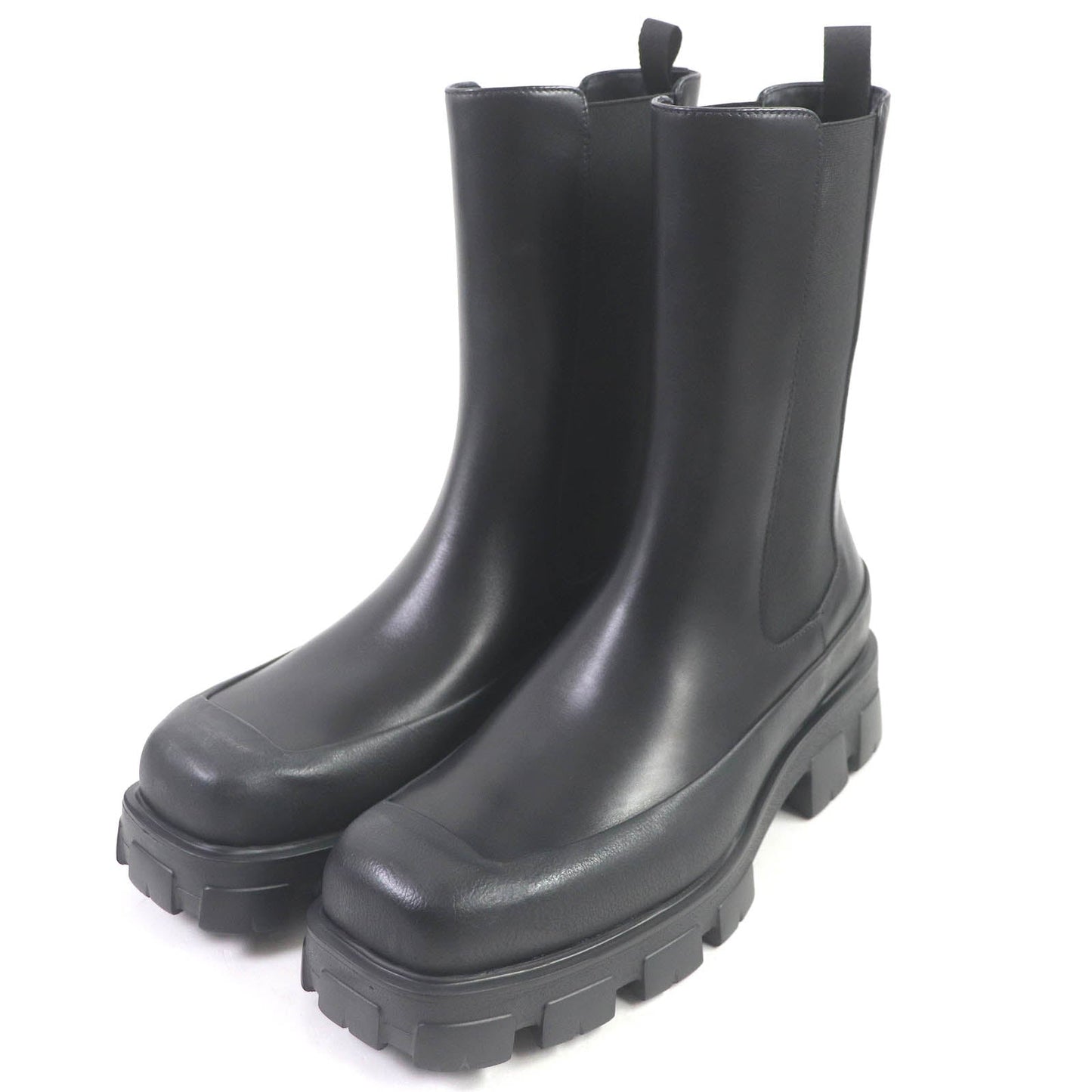Prada Monolith Leather Chelsea Shoes 2UG007