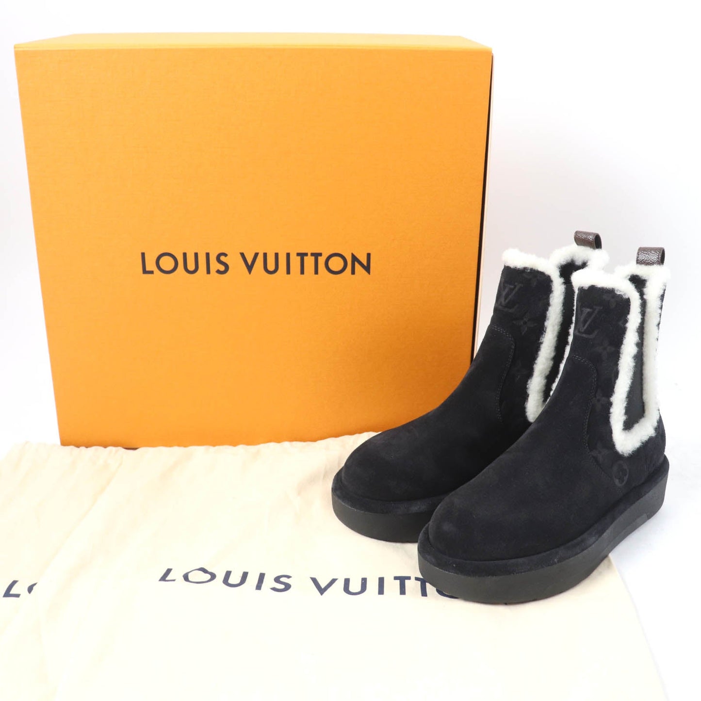 Louis Vuitton Aspen Chelsea Boots Suede 37.5