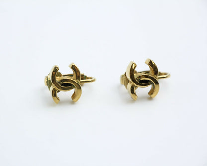 Chanel Vintage 1971-80 Gold-plated Curved Buckle CC Clip-on Earrings