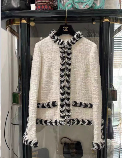 CHANEL 20B ECRU/ WHITE TWEED JACKET BRAIDED TRIM SIZE 38