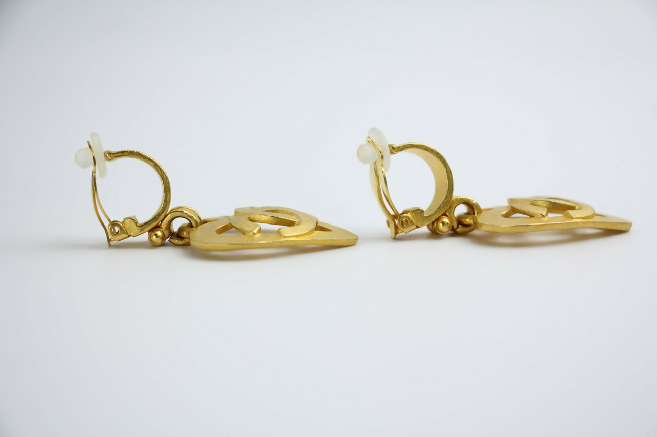 Chanel Vintage 95P Gold-plated Heart-shaped Dangle Clip-on Earrings