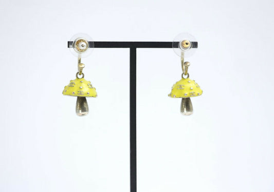 Chanel Vintage 03S Metal Yellow Mushroom Grain Hoop Stud Earrings