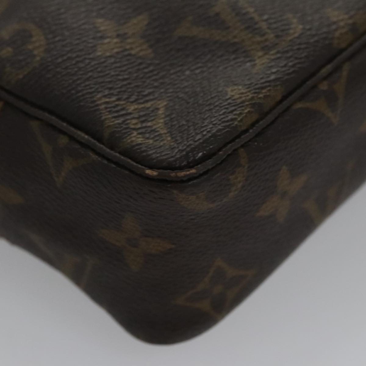Louis Vuitton Trousse de Toilette