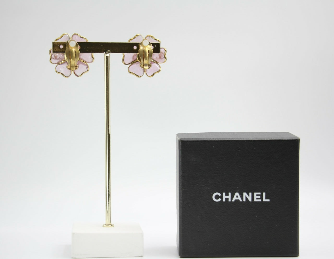 Chanel Vintage 02A Gripoix Pink Camellia Clip-on Earring