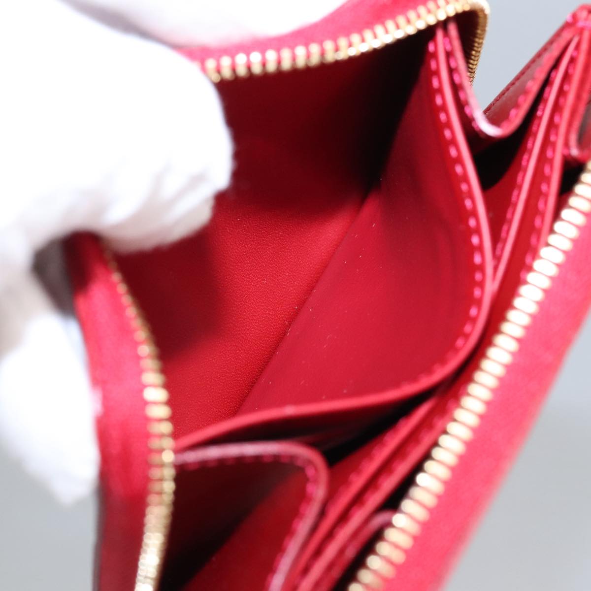Louis Vuitton Zippy coin purse