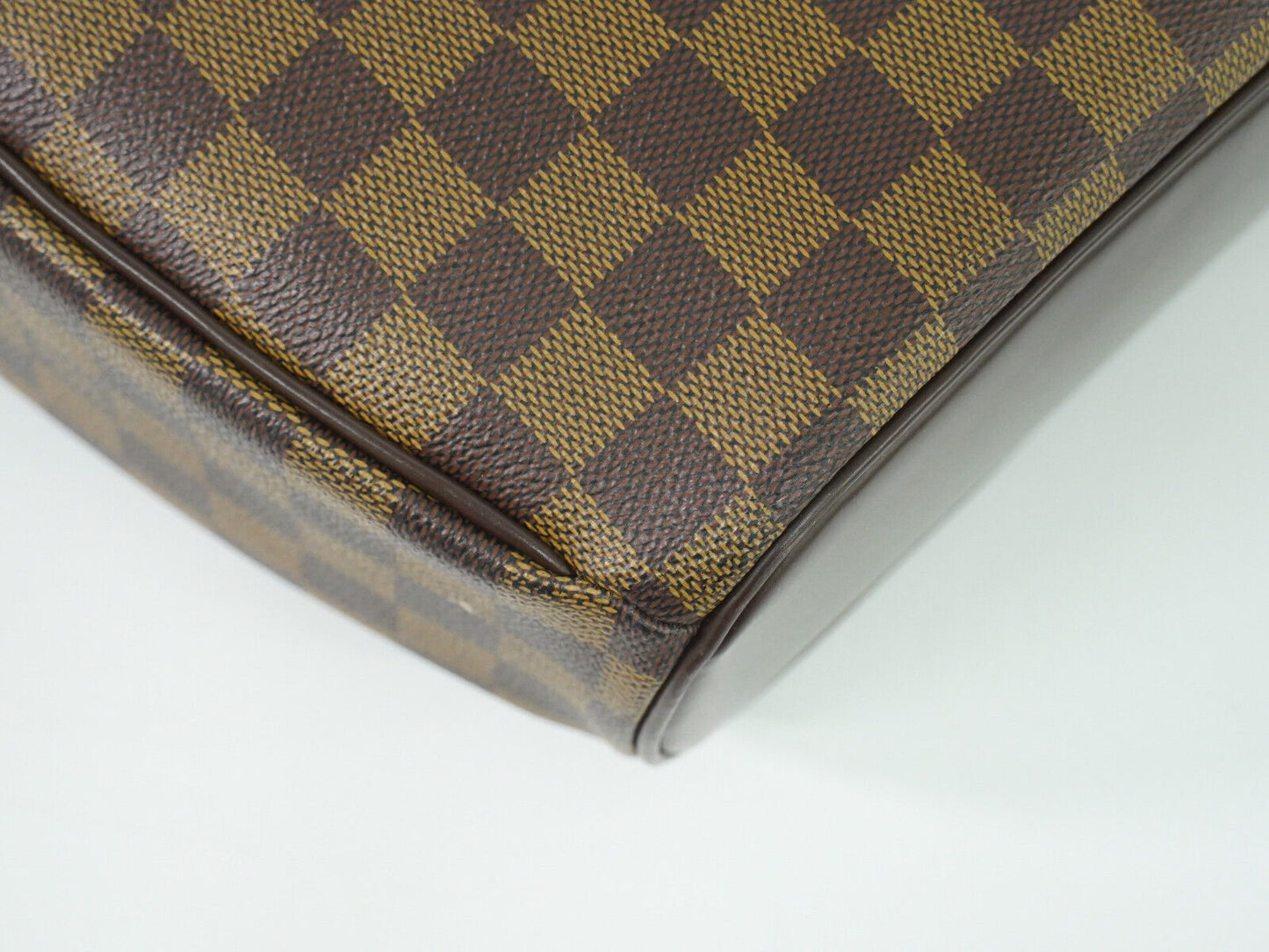 Louis Vuitton Sarria