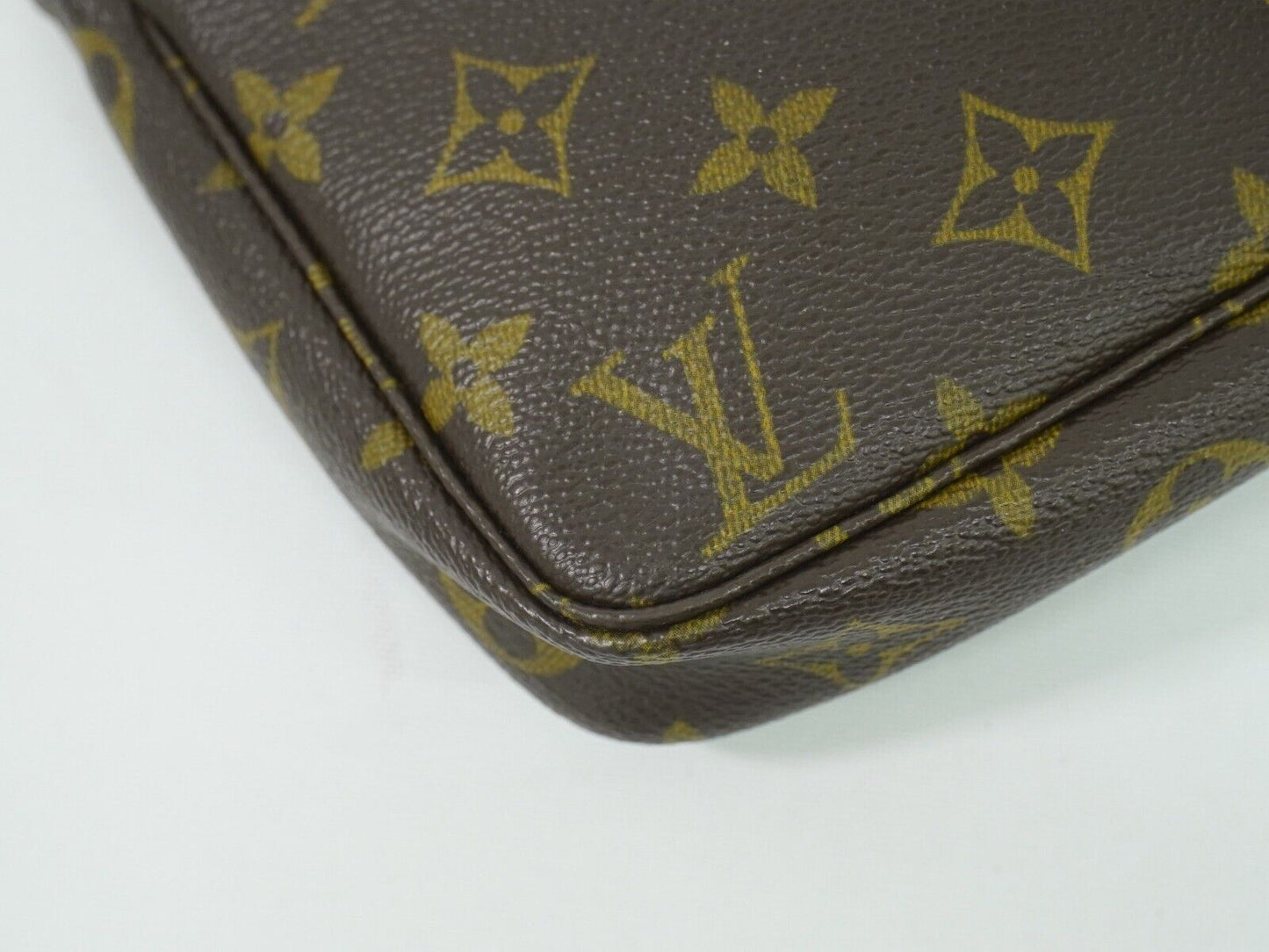 Louis Vuitton Pochette Accessoire