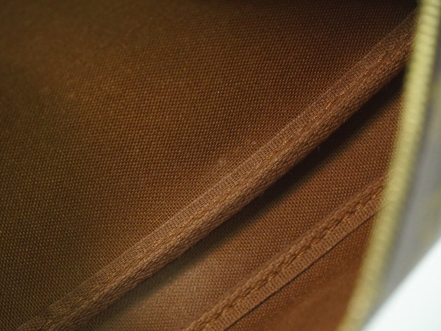Louis Vuitton Pochette Accessoire