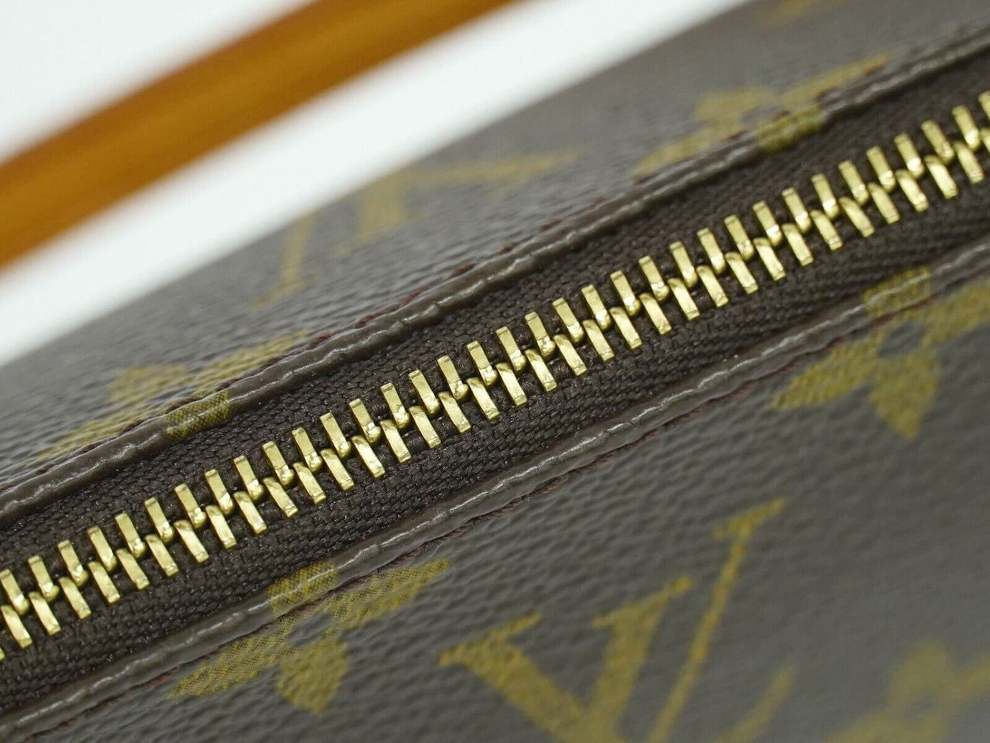 Louis Vuitton Pochette Accessoire