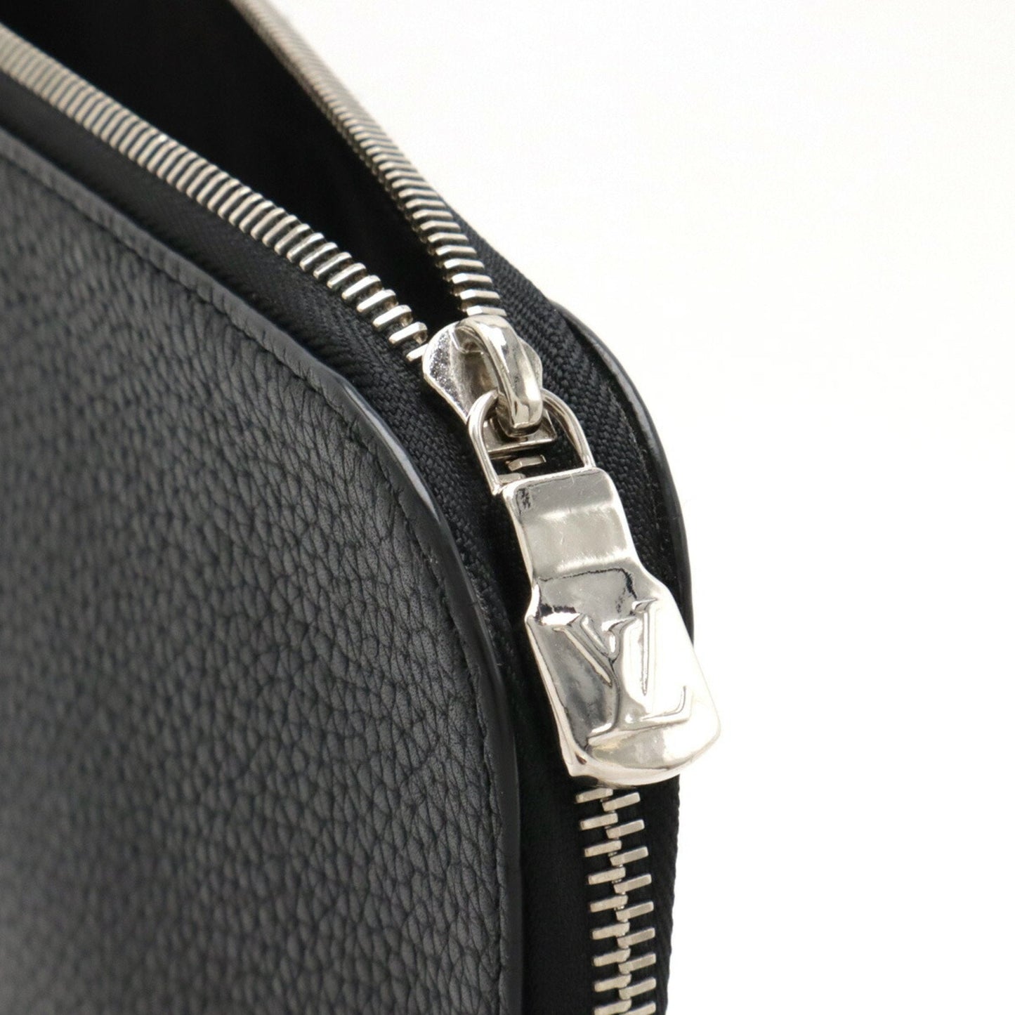 Louis Vuitton Pochette Jour