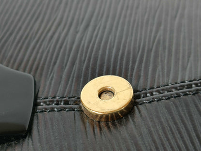 Louis Vuitton Reverse