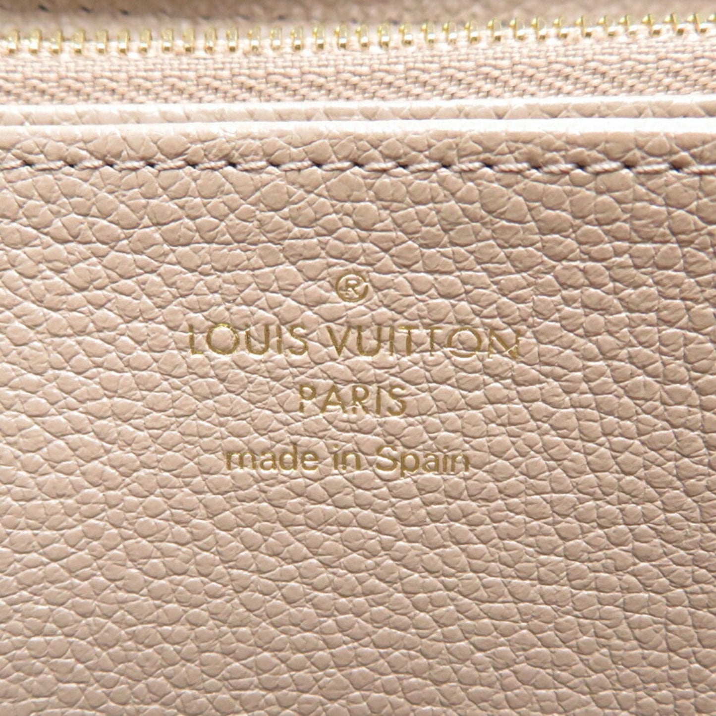Louis Vuitton Zippy wallet