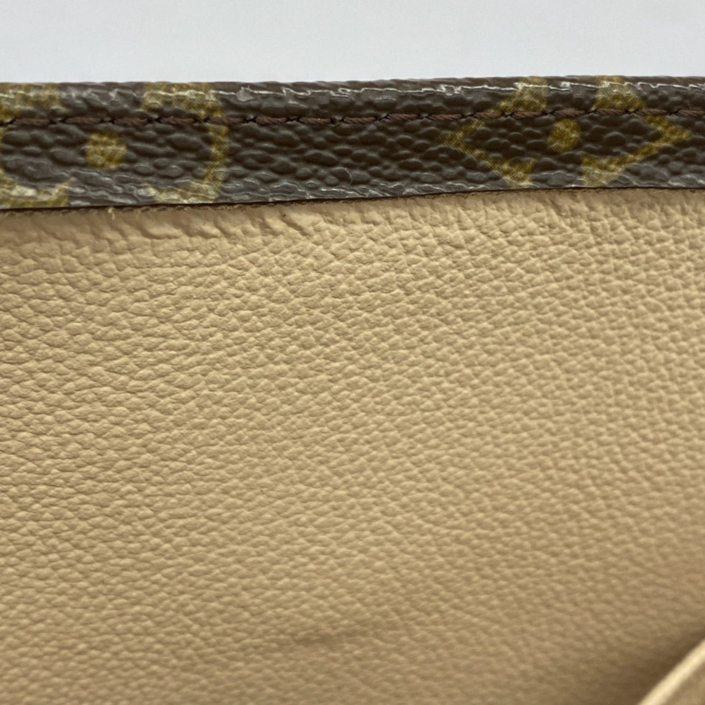 Louis Vuitton Sac Plat