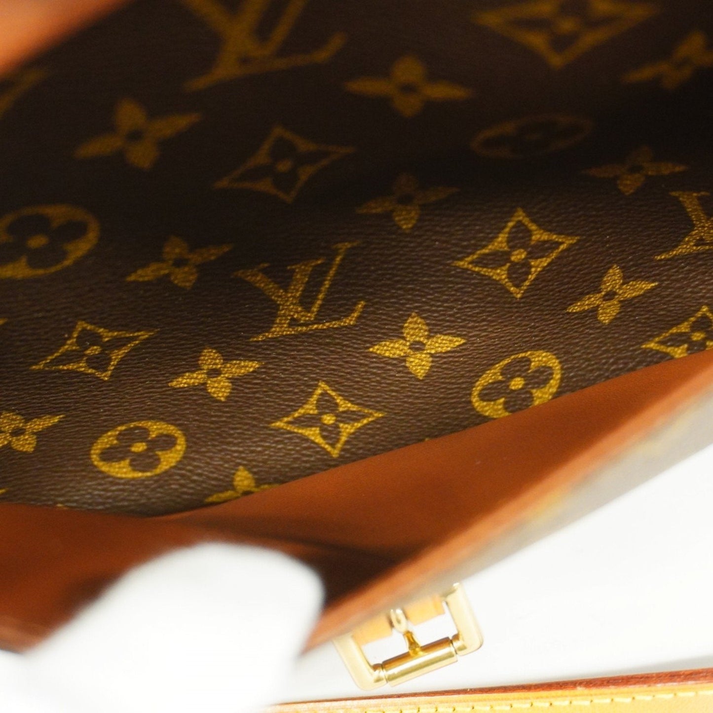 Louis Vuitton Jeune fille