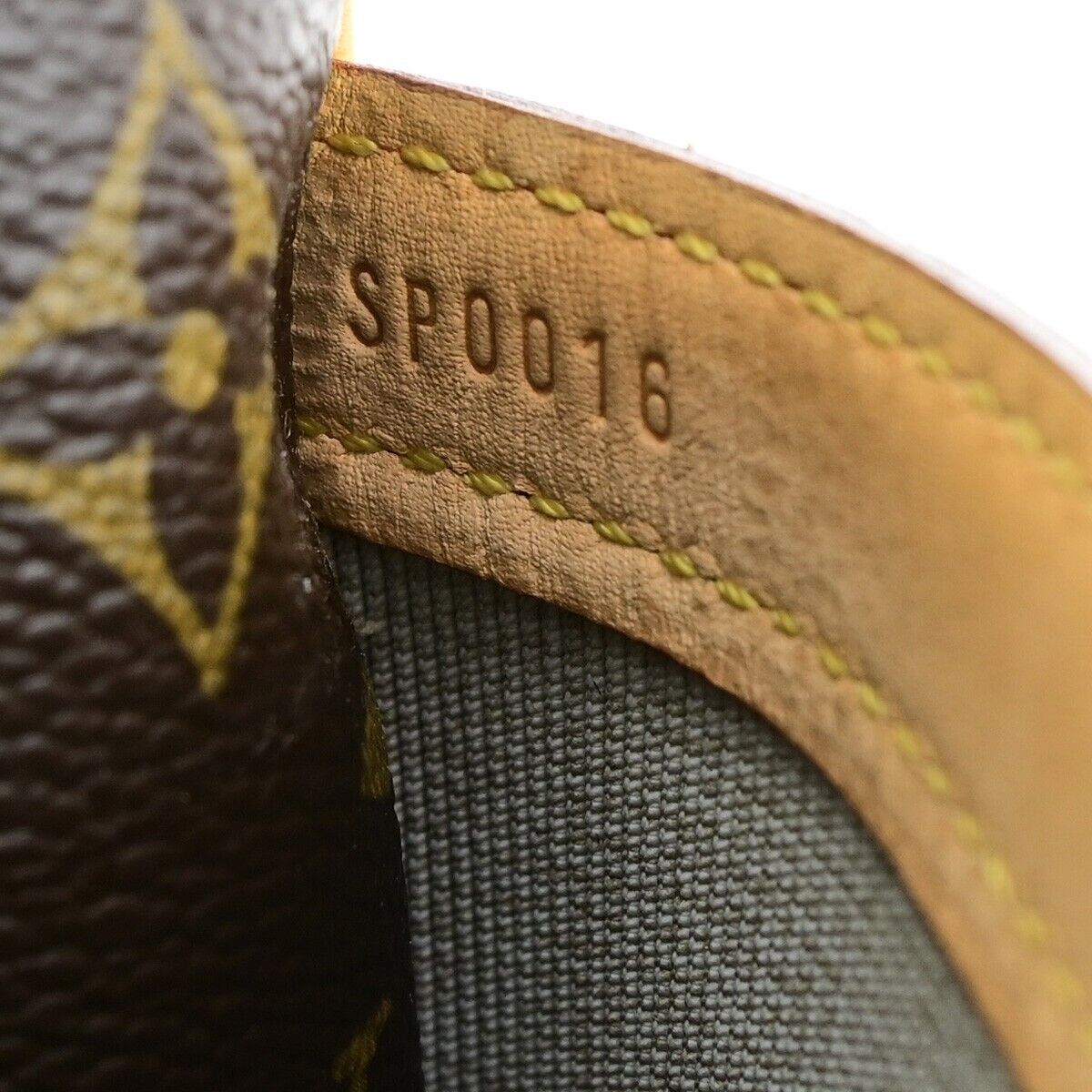 Louis Vuitton Reporter pm
