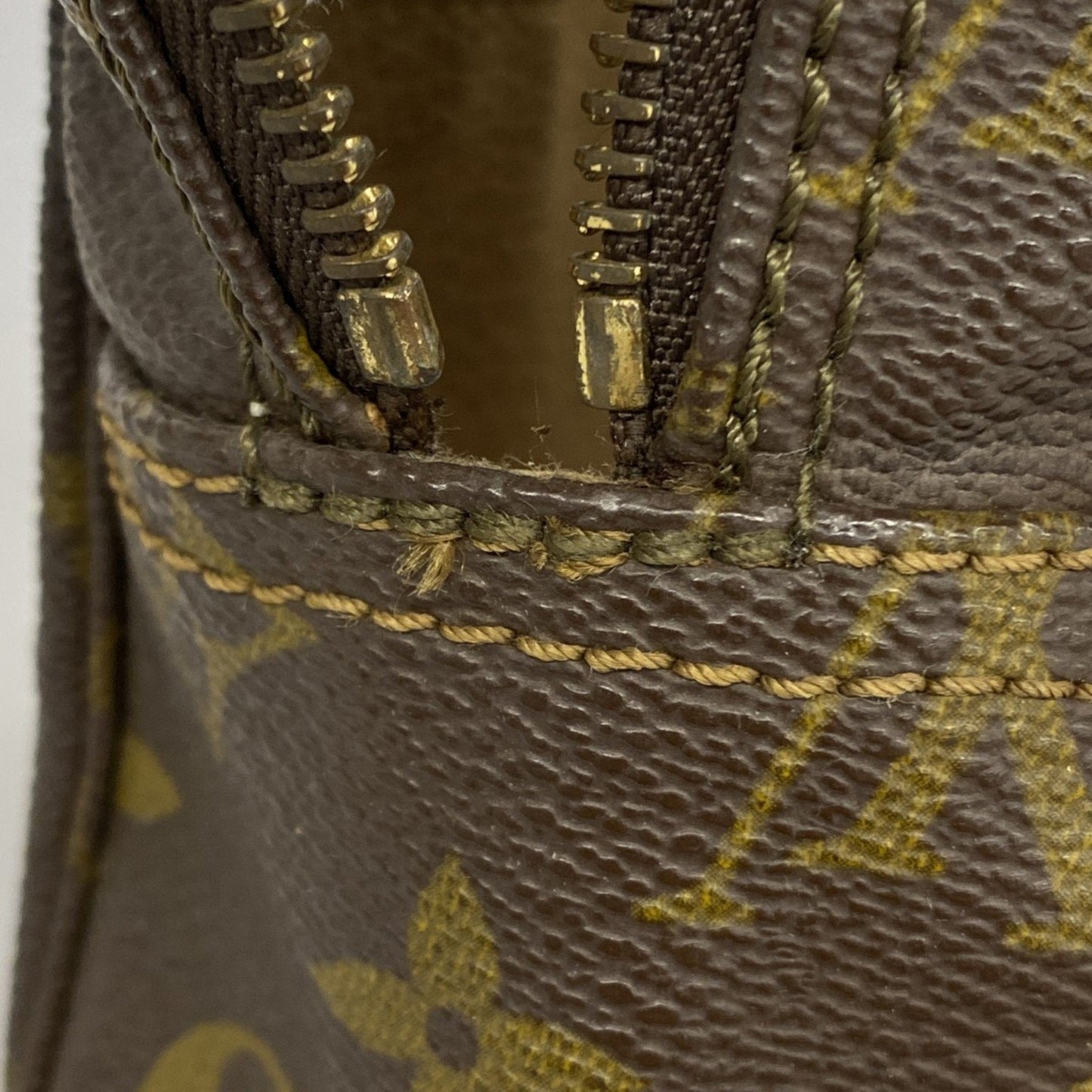 Louis Vuitton Trousse de Toilette