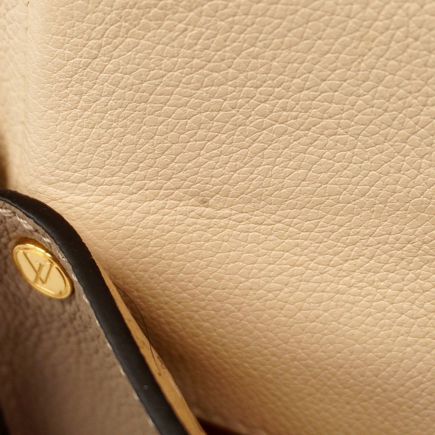 Louis Vuitton On my Side