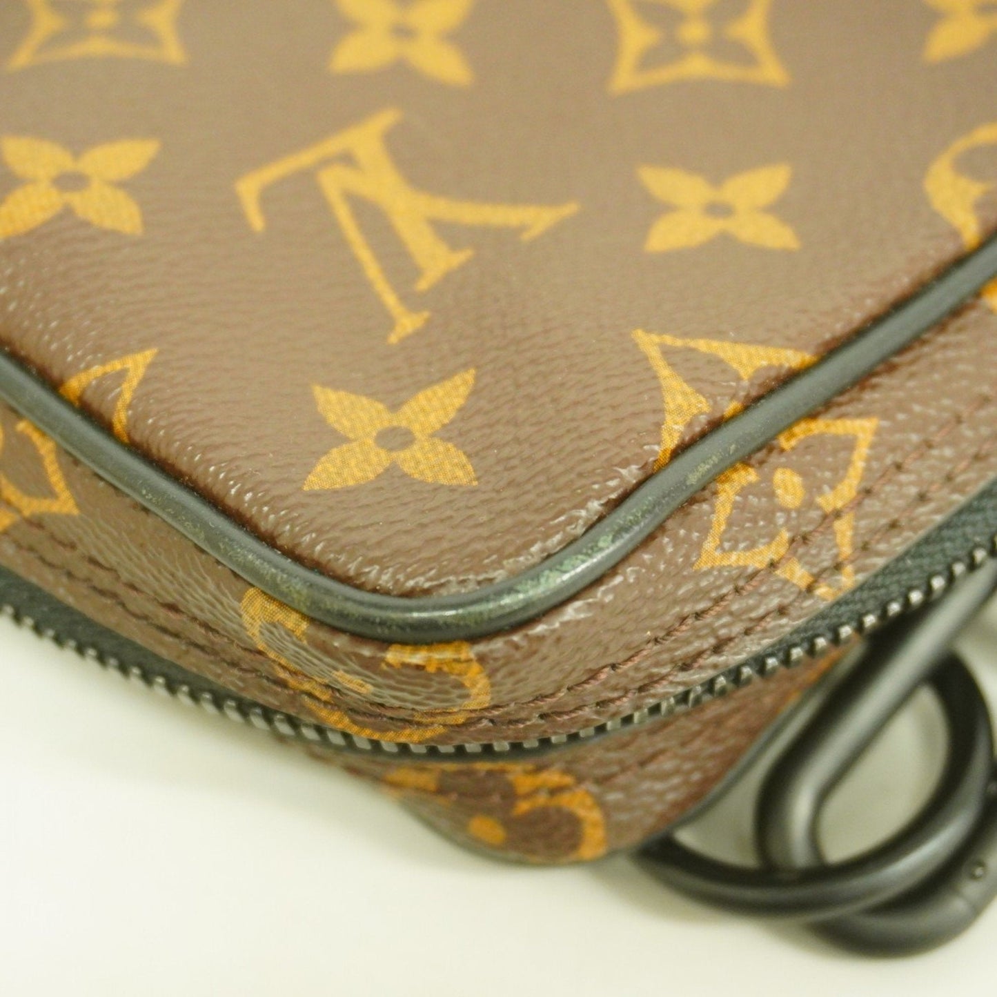 Louis Vuitton Utility