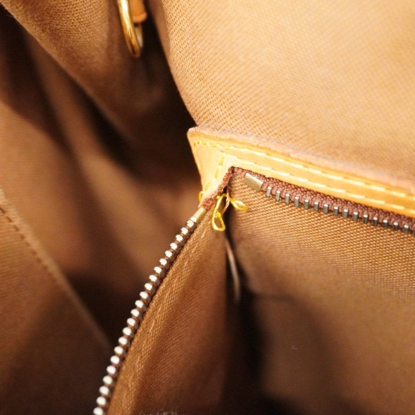 Louis Vuitton Batignolles Vertical