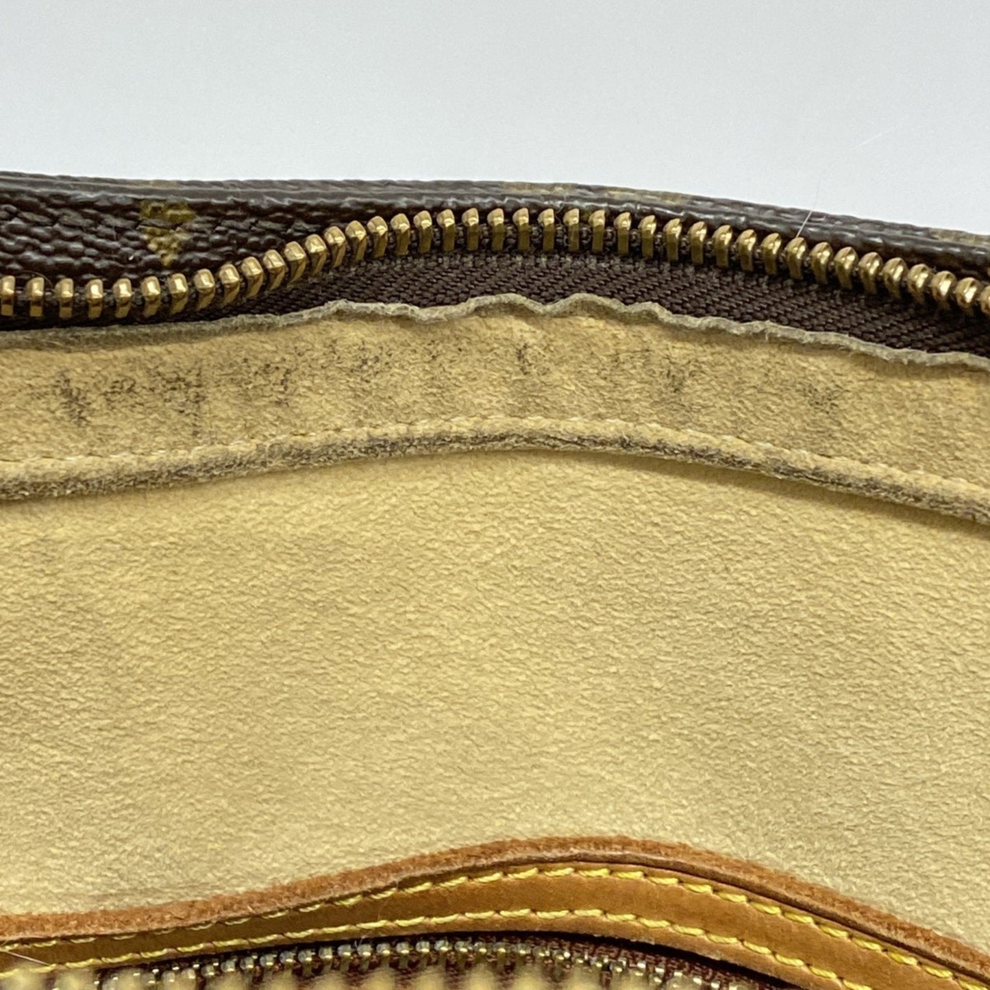 Louis Vuitton Looping GM