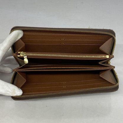 Louis Vuitton Zippy wallet