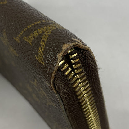 Louis Vuitton Zippy wallet