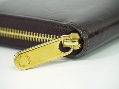 Louis Vuitton Zippy wallet