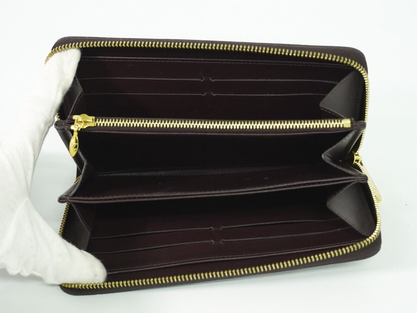 Louis Vuitton Zippy wallet