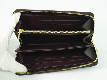 Louis Vuitton Zippy wallet