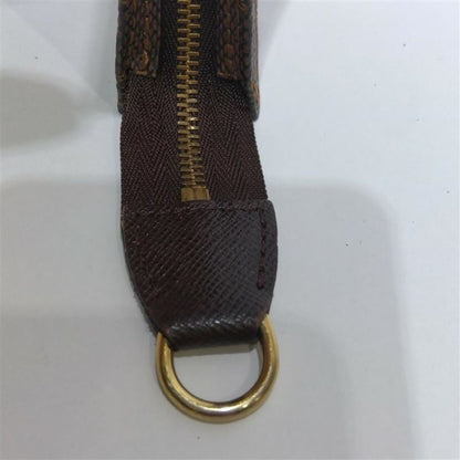 Louis Vuitton Marais