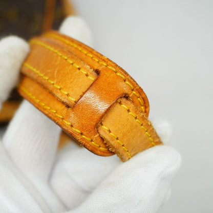 Louis Vuitton Jeune fille