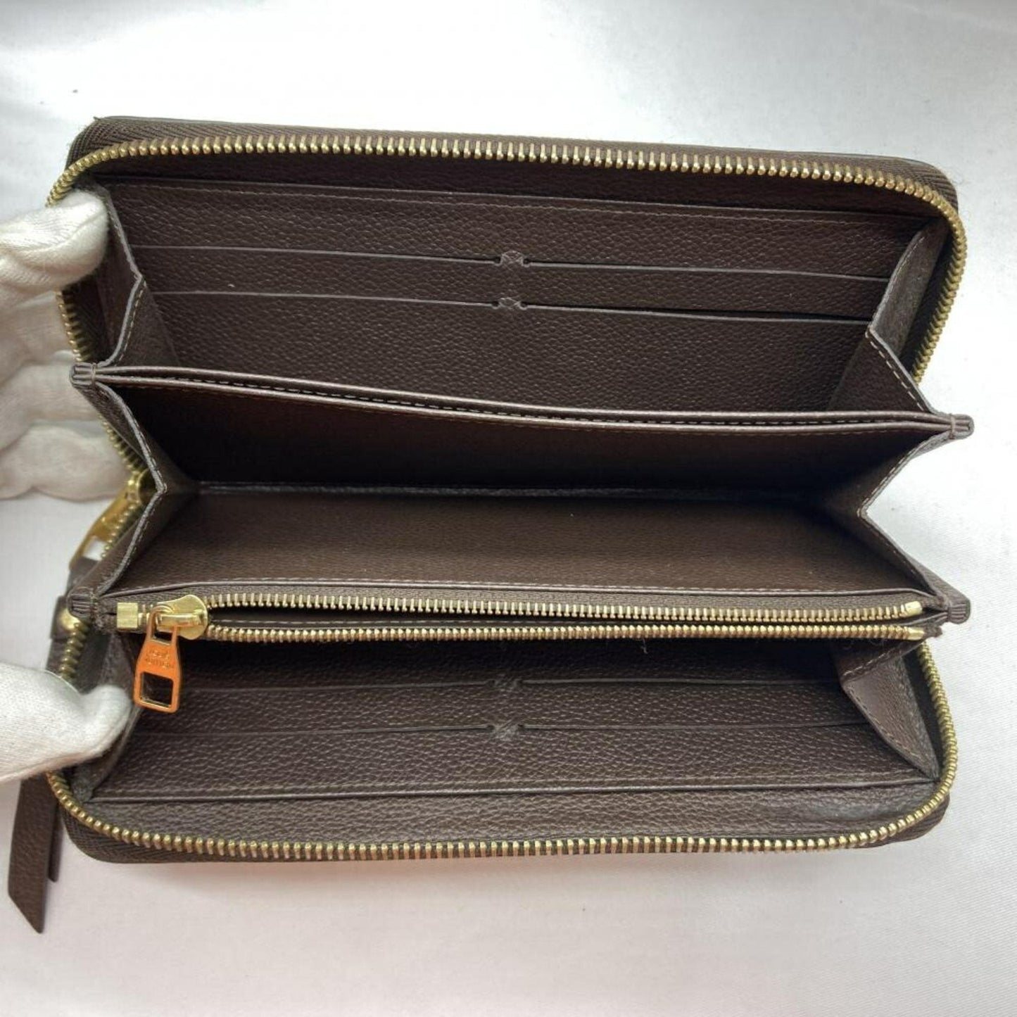 Louis Vuitton Zippy wallet