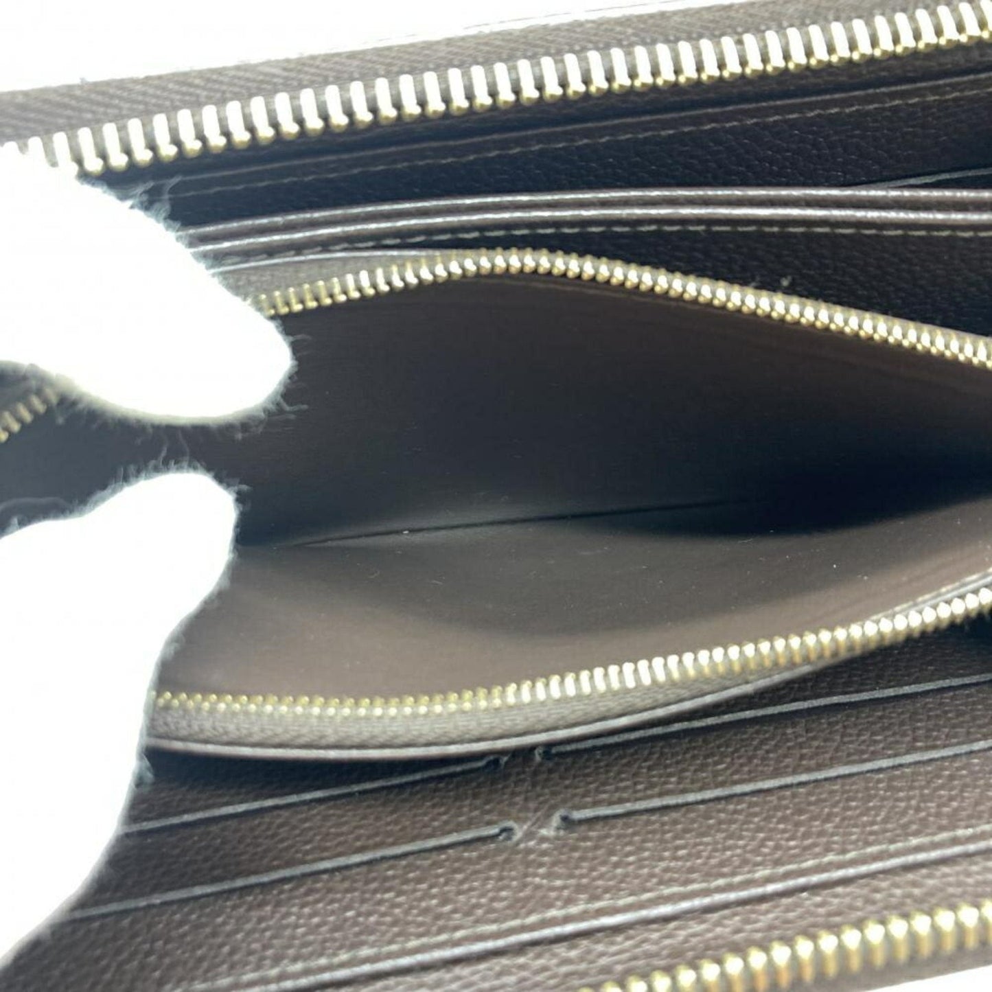 Louis Vuitton Zippy wallet