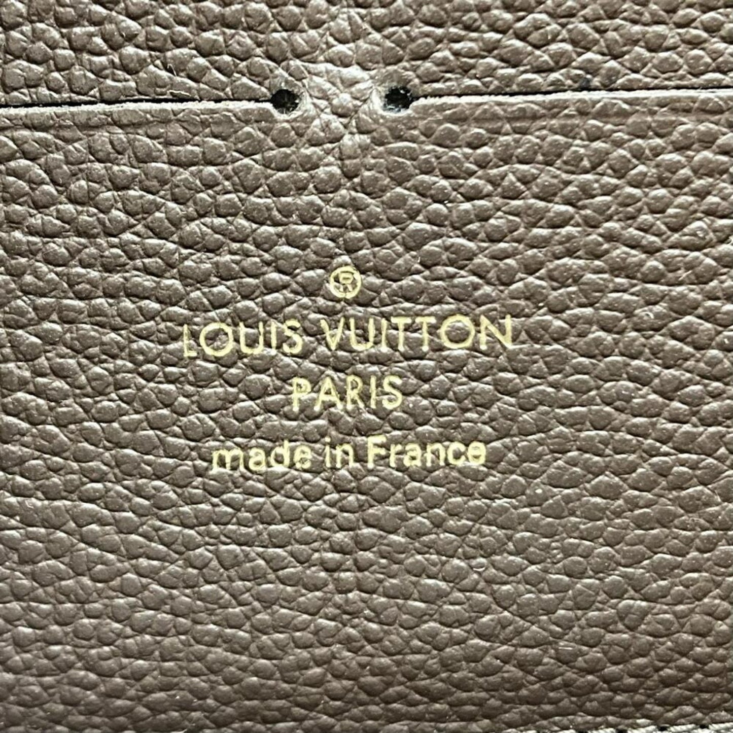 Louis Vuitton Zippy wallet