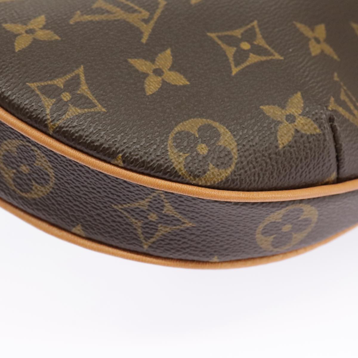 Louis Vuitton Croissant