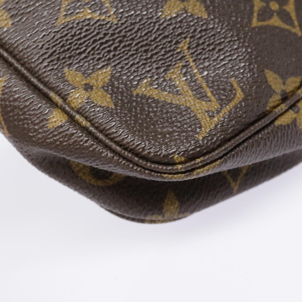 Louis Vuitton Pochette Accessoire