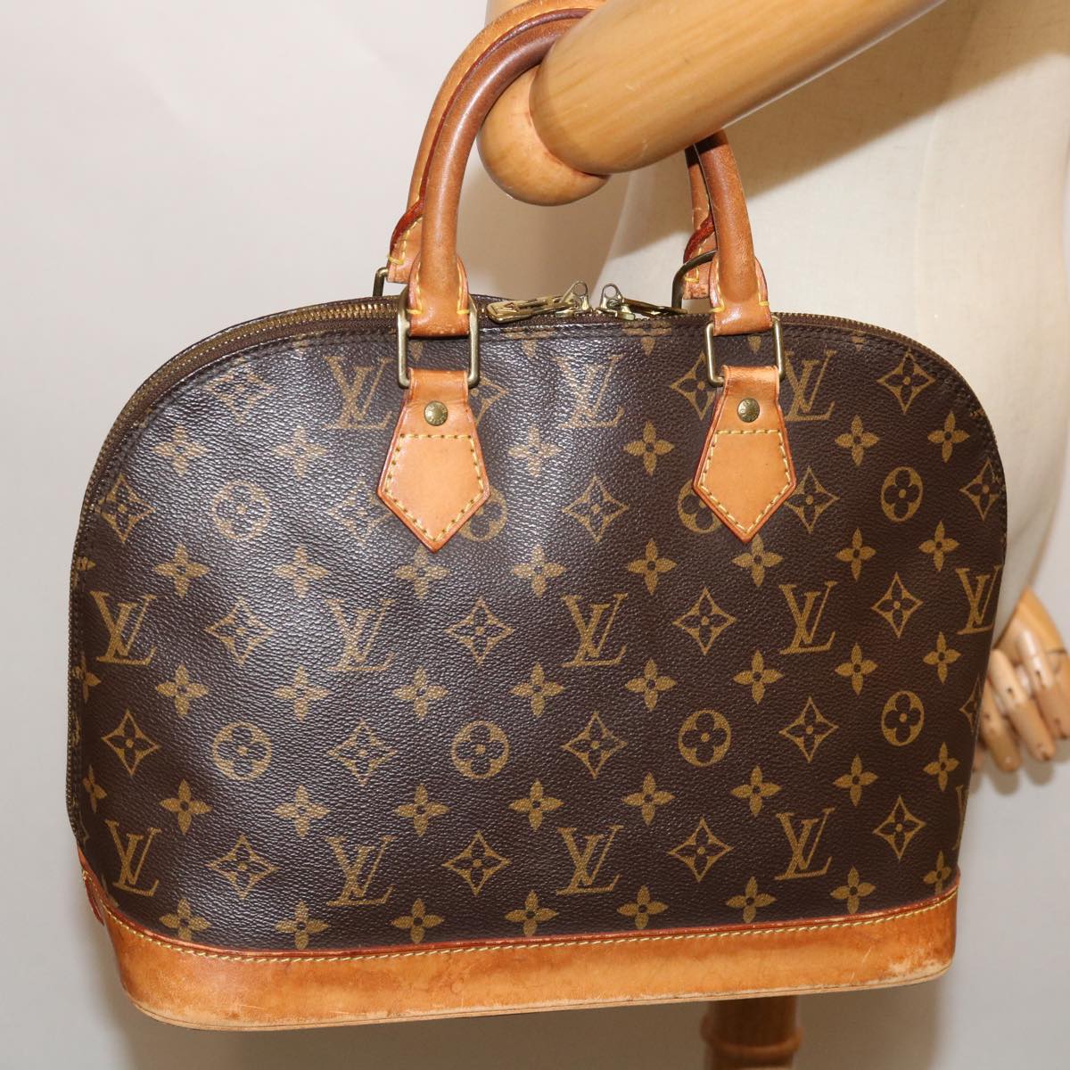 Louis Vuitton Alma