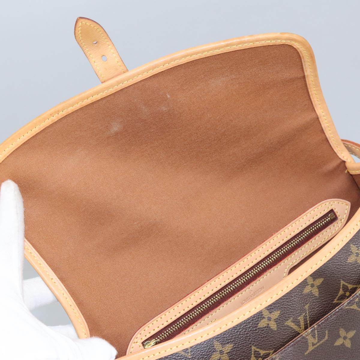 Louis Vuitton Sologne