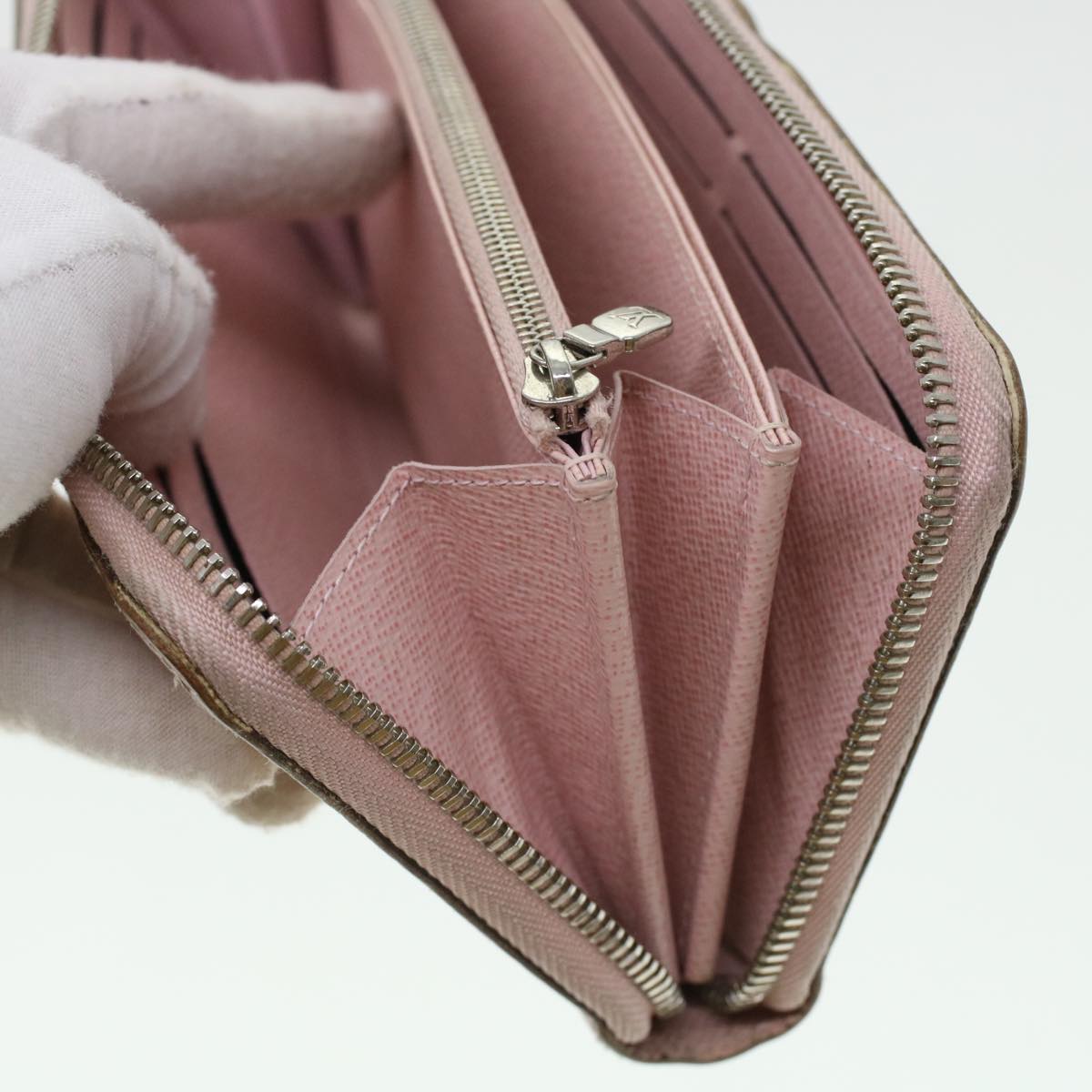 Louis Vuitton Zippy wallet