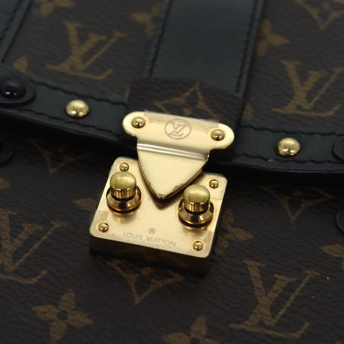 Louis Vuitton Trunk