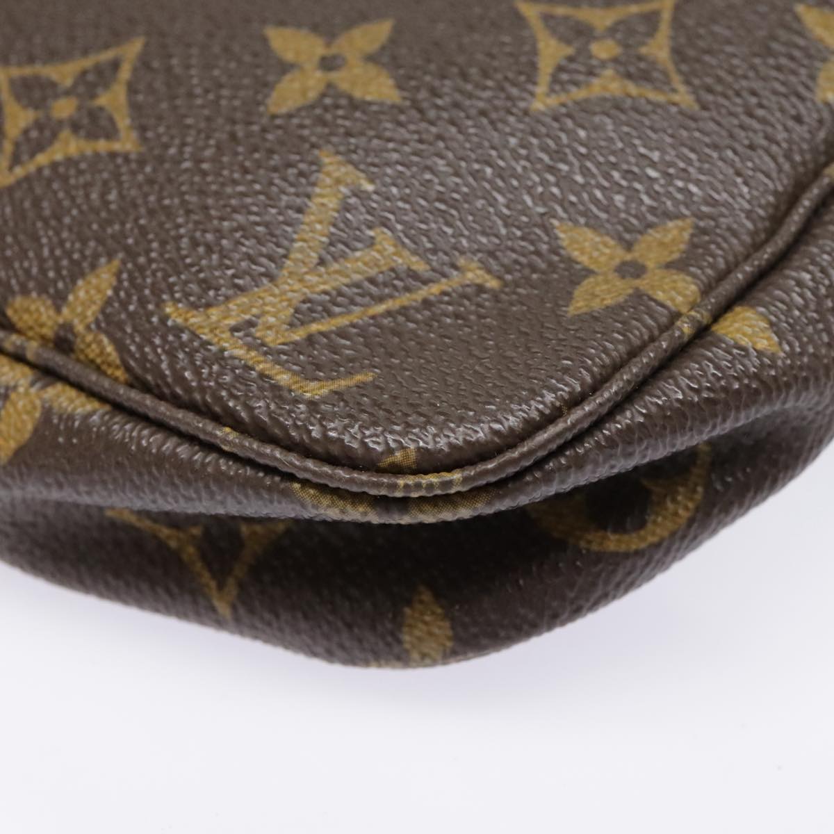 Louis Vuitton Pochette Accessoire