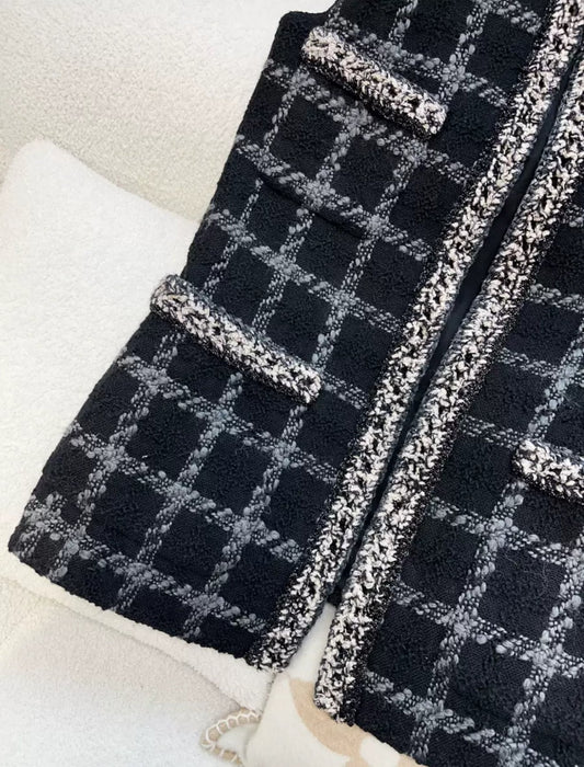 Chanel 22k Black, Gray, Ecru and silver vest size 34
