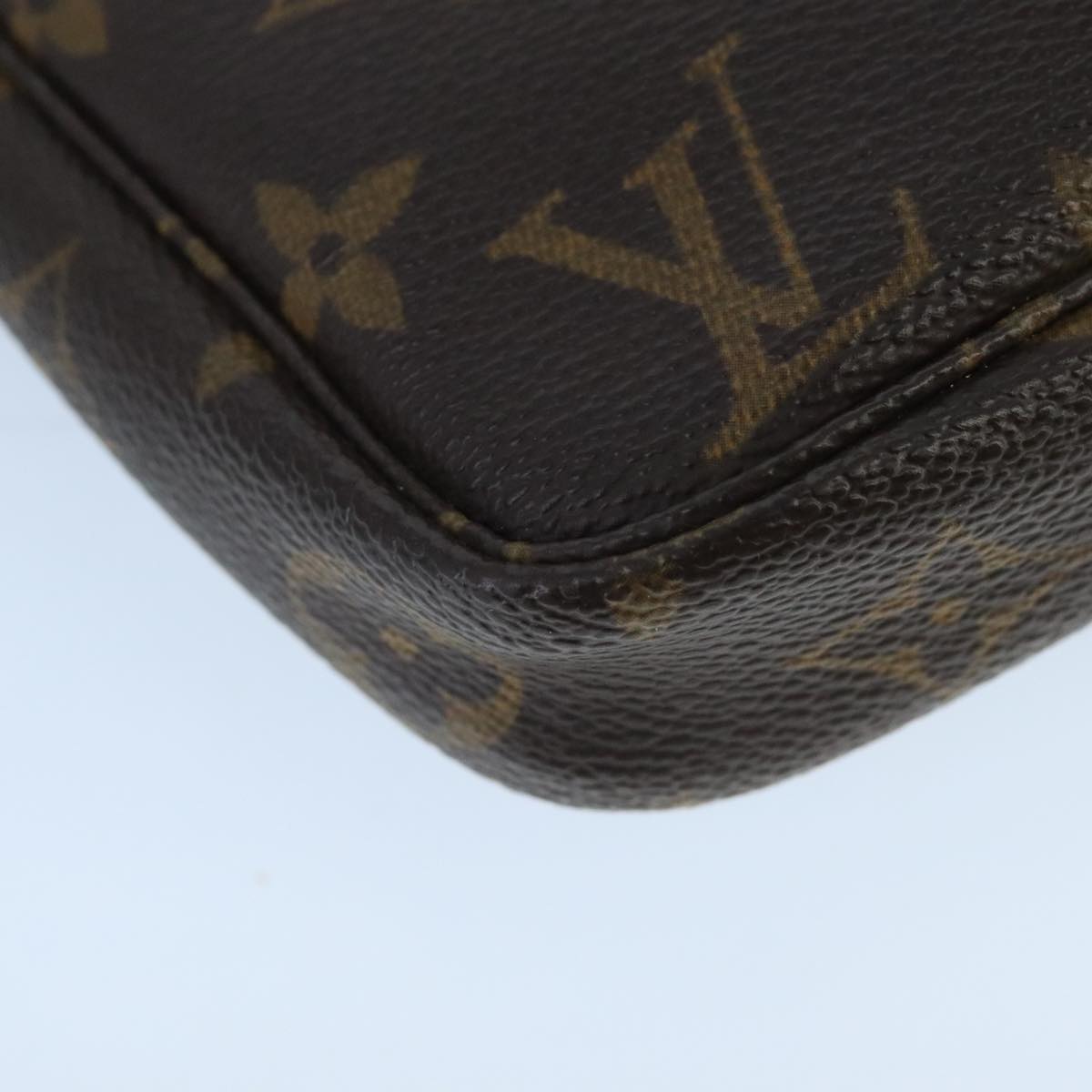Louis Vuitton Pochette Accessoire