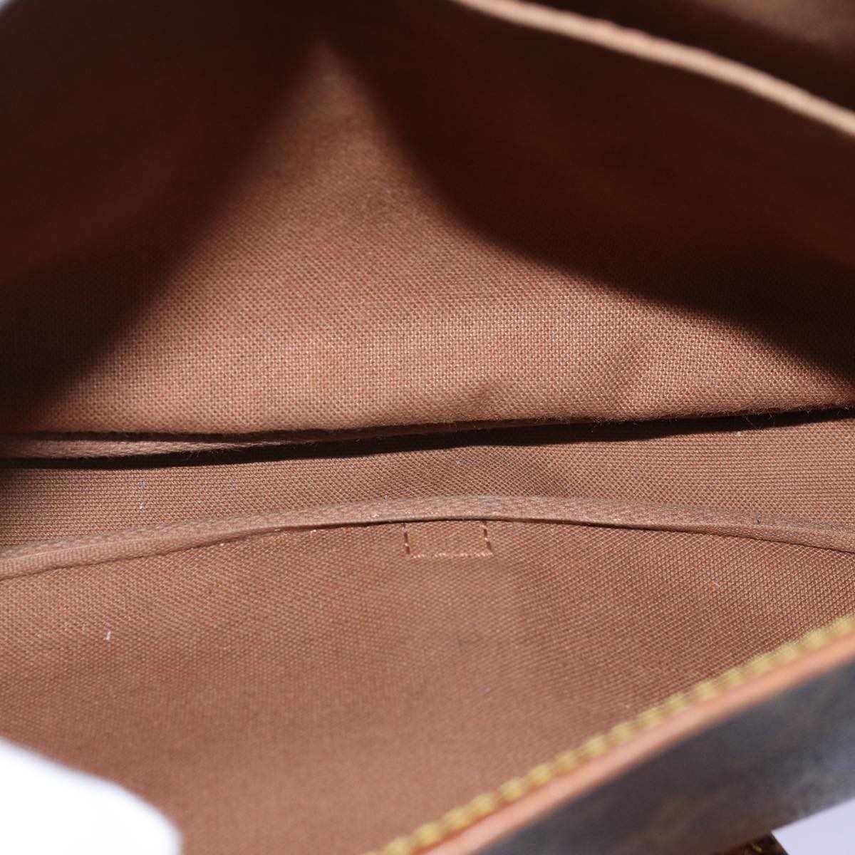 Louis Vuitton Saumur 30