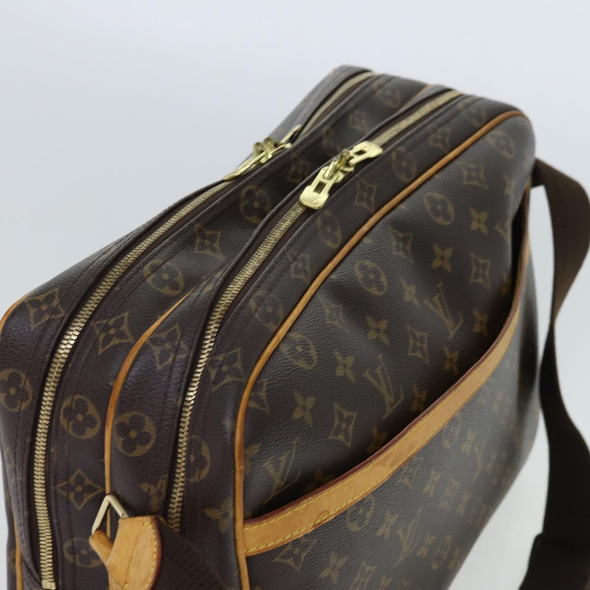 Louis Vuitton Reporter