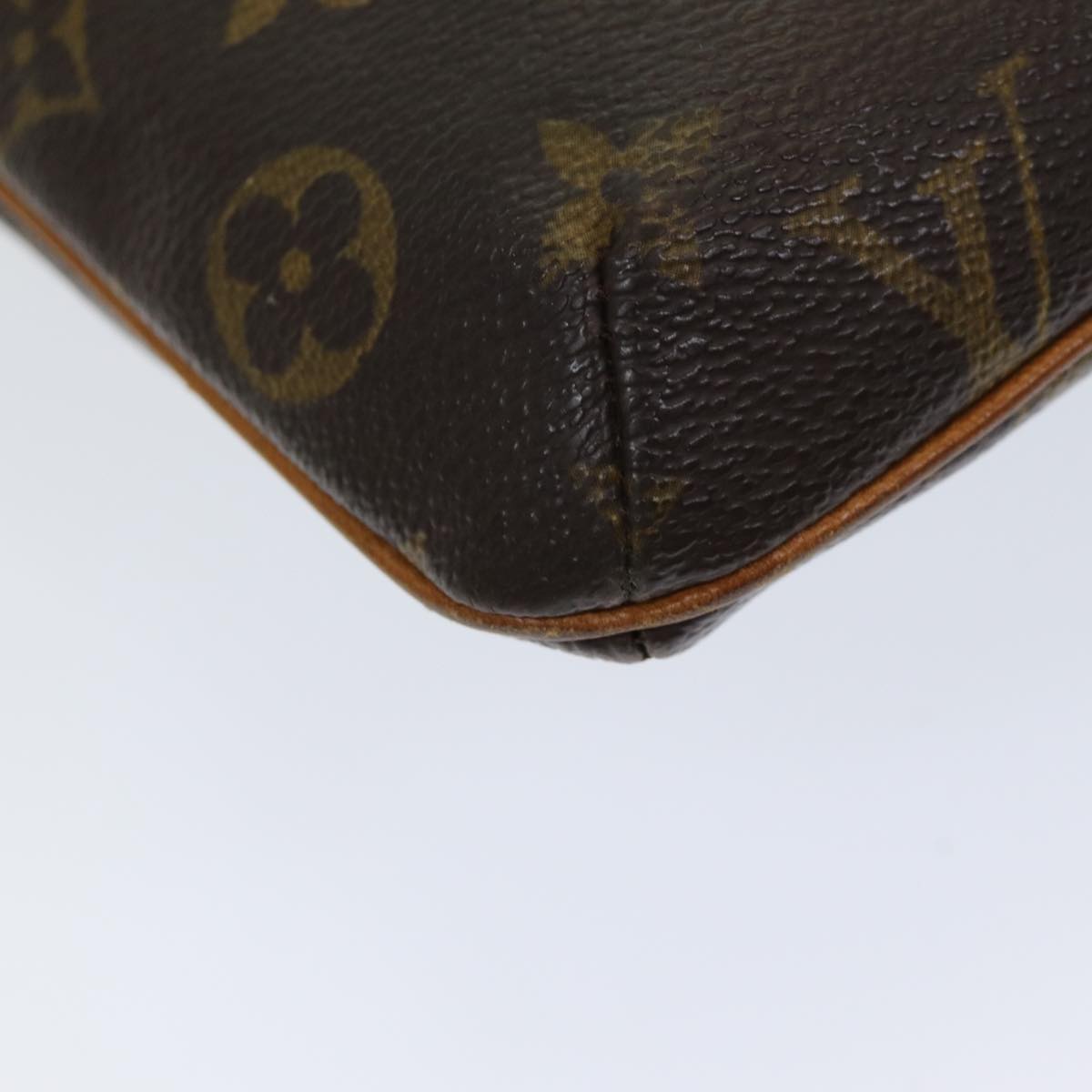 Louis Vuitton Partition